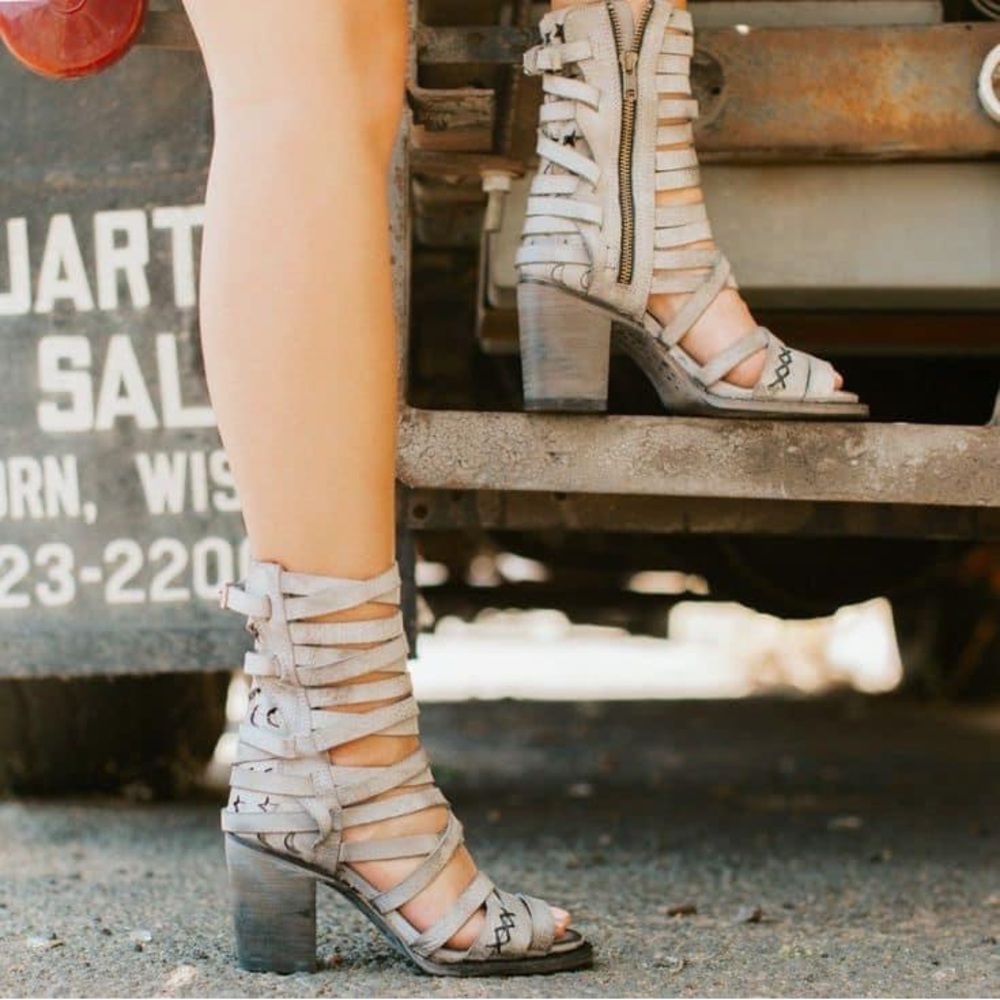 **ISO** MAKALA by freebird size 8 or 9 in any color